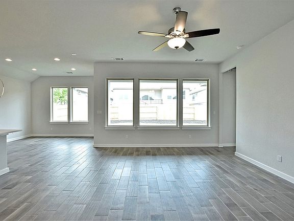 4th image of 341 Panzano Dr
