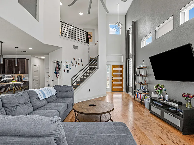 1408 Homespun Rd — Photo 5
