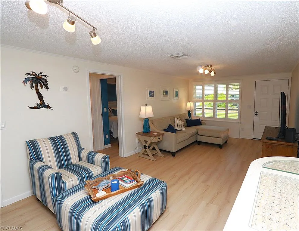 1 bed, 1.0 bath, 576 sqft, $1,800 — Photo 3