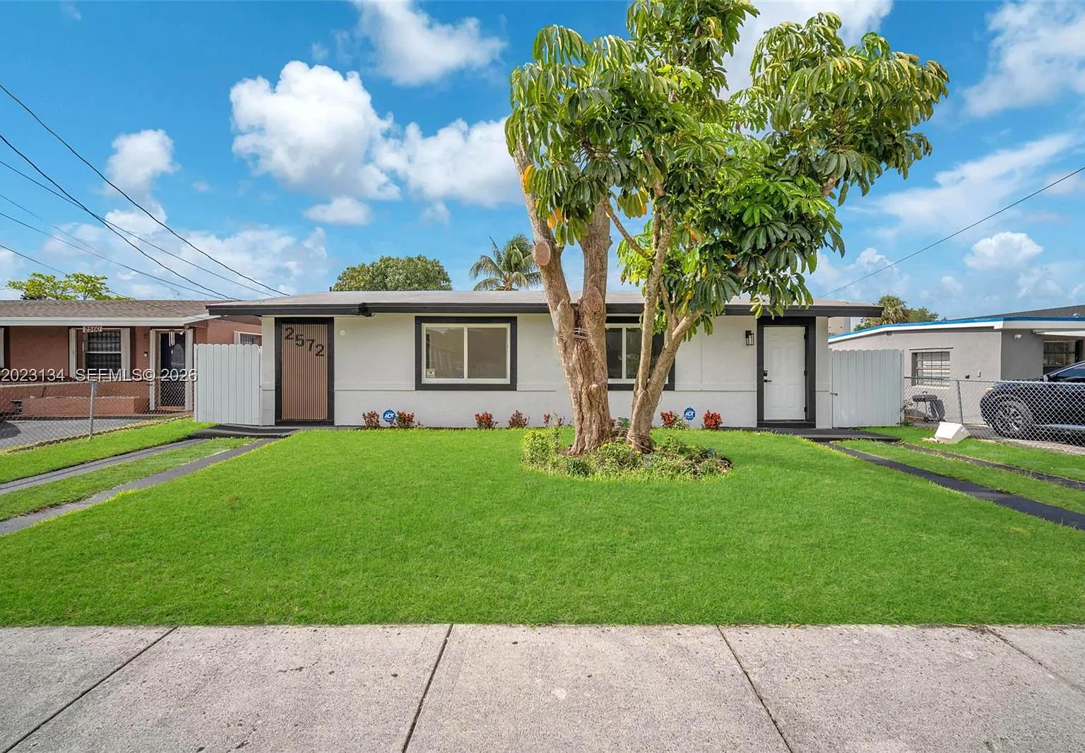 North West Lauderdale — Photo 1