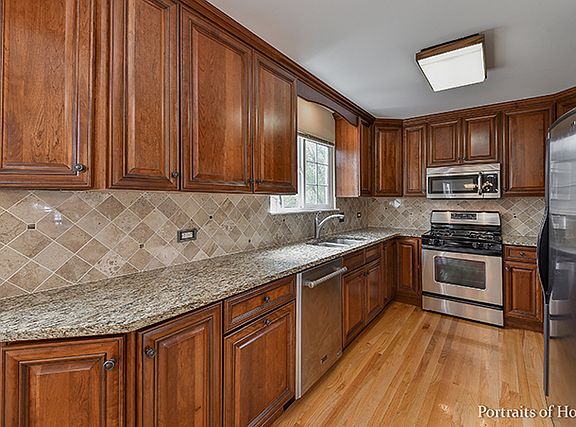 4th image of 447 Danbury Dr