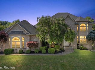 53641 Buckingham Ln, Shelby Township, MI