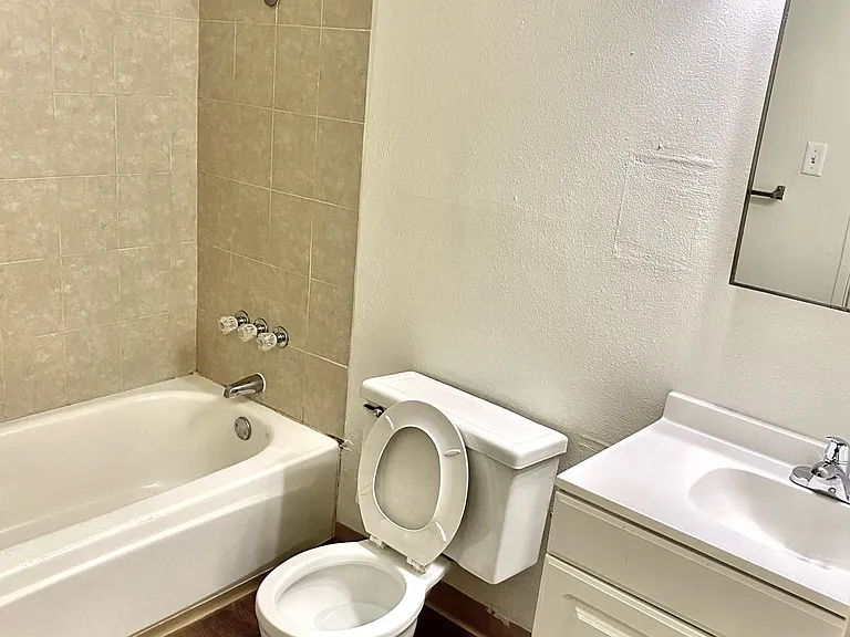 Hayden Square Apartments — Photo 15