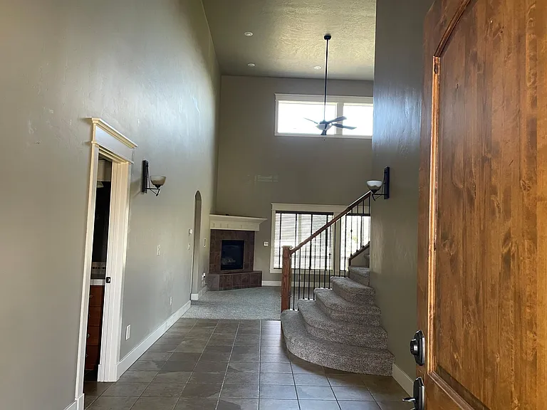 644 N Senora Way — Photo 3