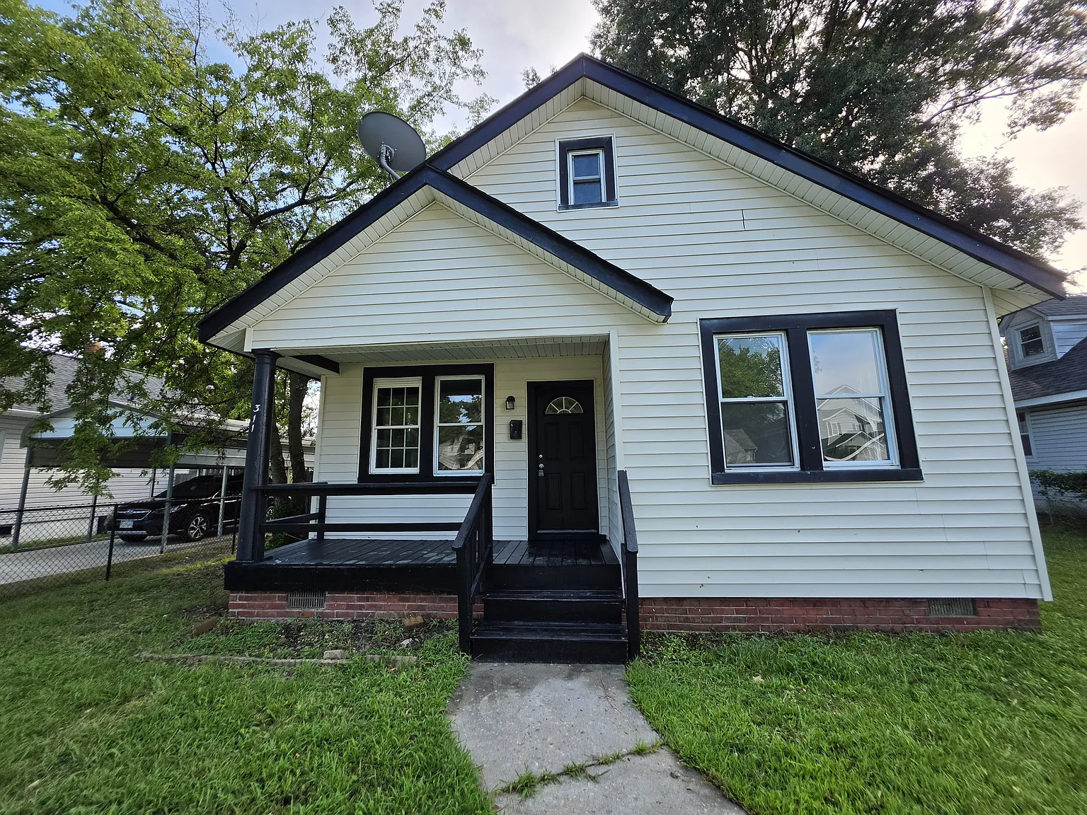 3 bed, 1437 sqft, $1,685 — Photo 1