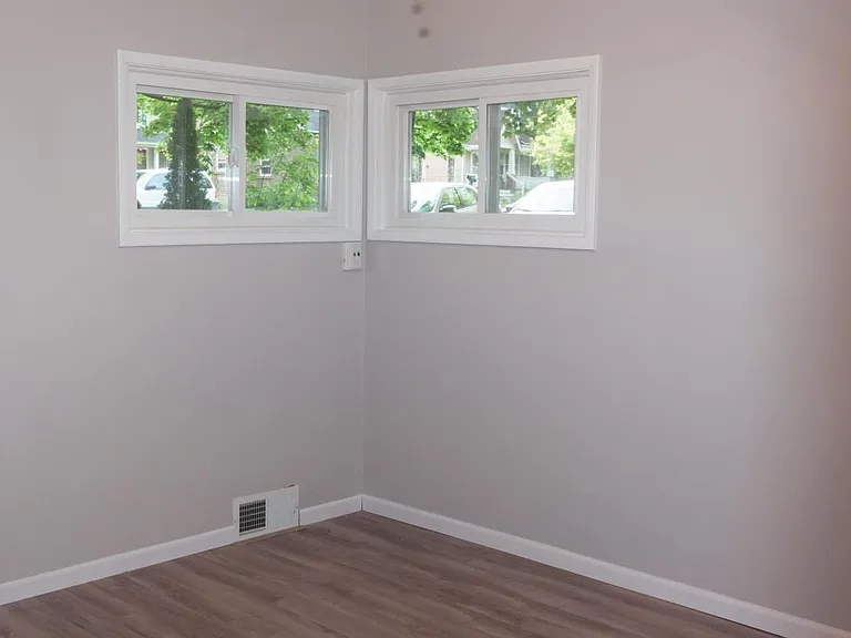 415 S Revena Blvd — Photo 10