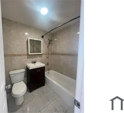 3 bed, $3,600 — Photo 2