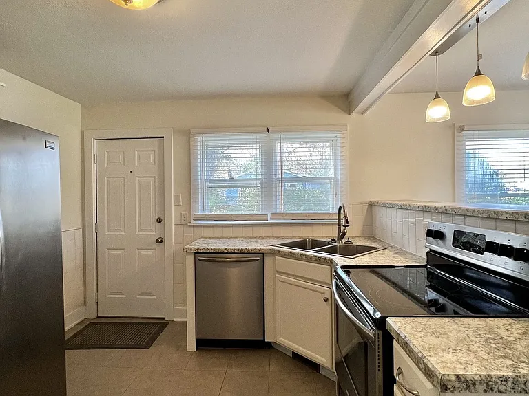 1510 Zinc Plant Rd — Photo 5