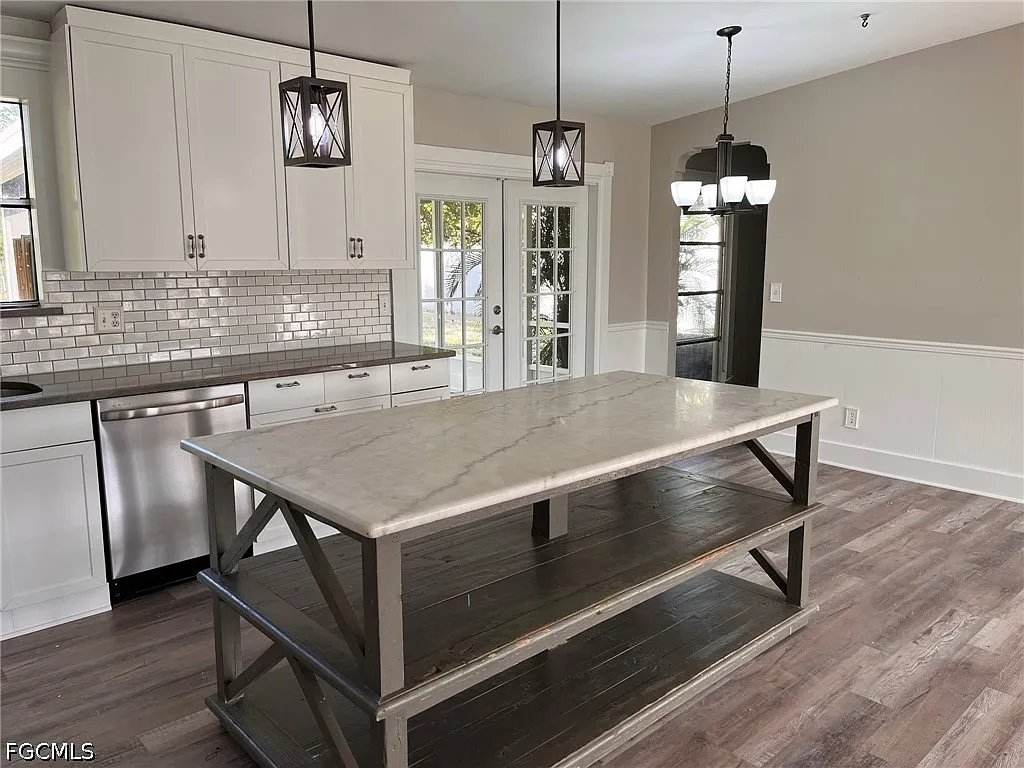 3 bed, 2.0 bath, 1176 sqft, $1,750 — Photo 2