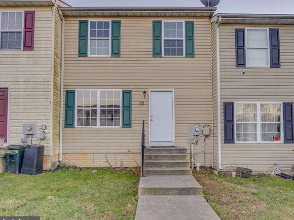 33 Sanford Dr, Bunker Hill, WV 25413