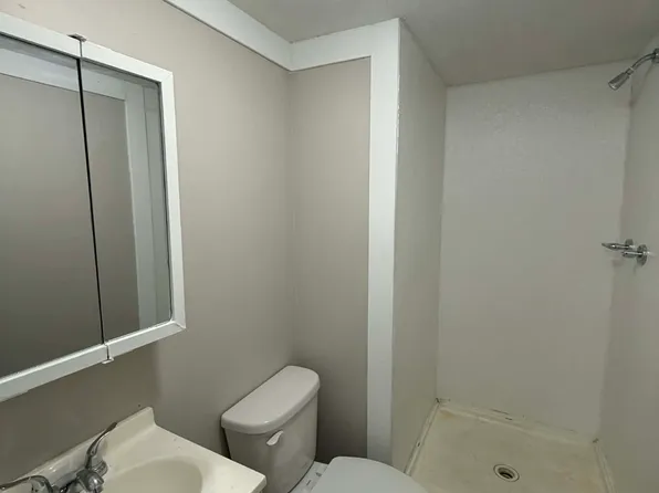 3705 W Locust St Trailer 28, Davenport, IA 52804