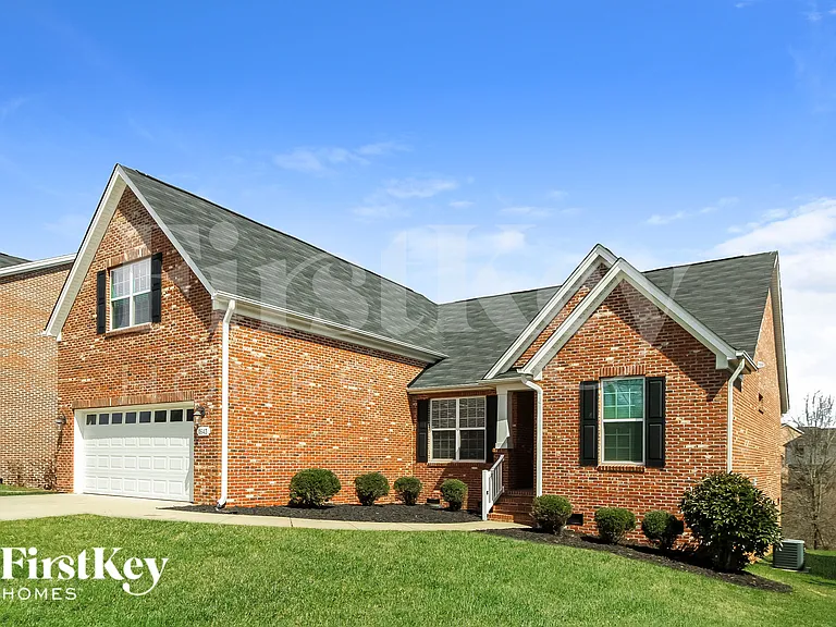 1643 Ashmead Ln — Photo 3