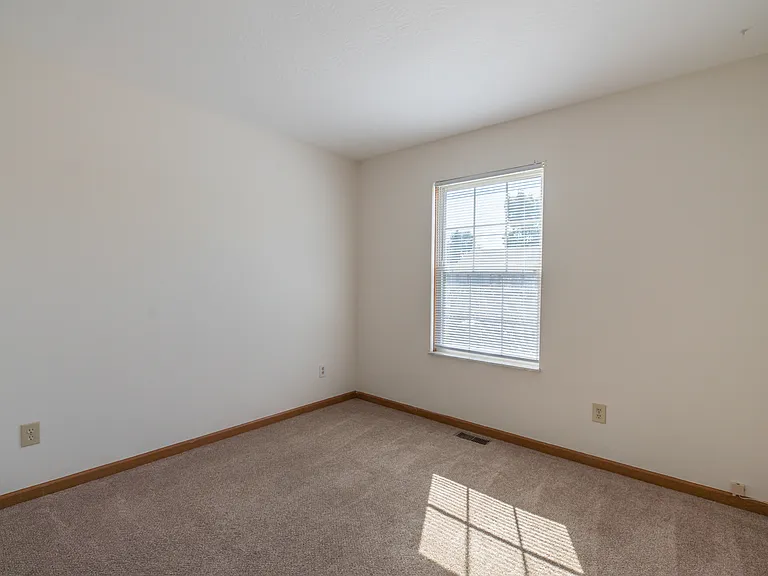 240 Richards Dr — Photo 30
