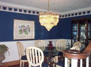 8 Cameron Rd, Clarksburg, WV 26301