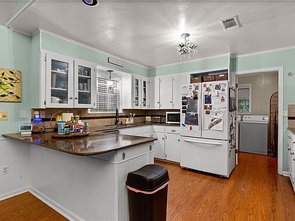 5th image of 735 Fendler Pkwy