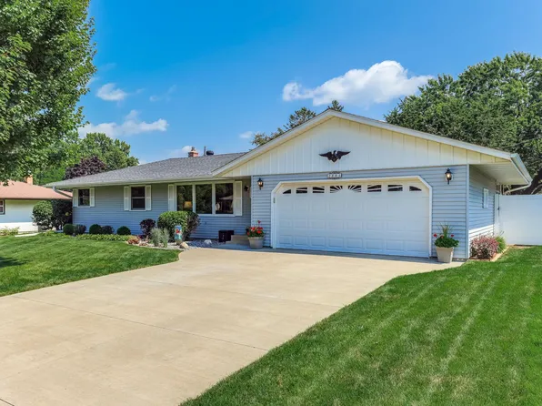 2864 Virginia Ave, Roseville, MN 55113