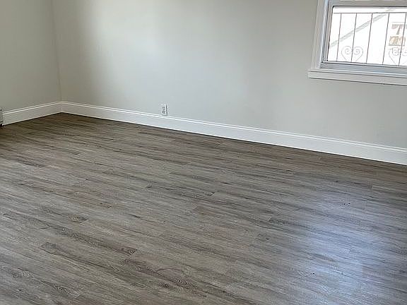 5th image of 113 Abbey Ct