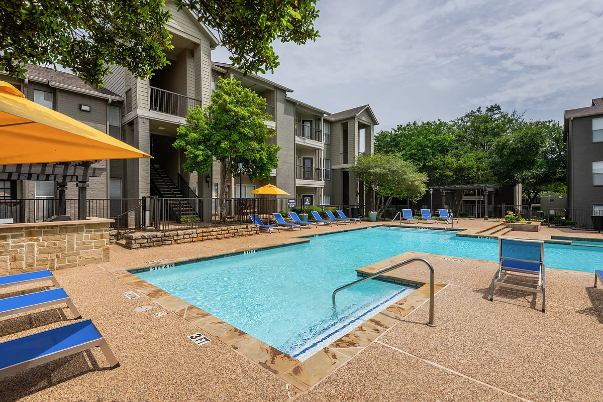 Resort-Style Pool at Oak Park Apartments - Oak Park