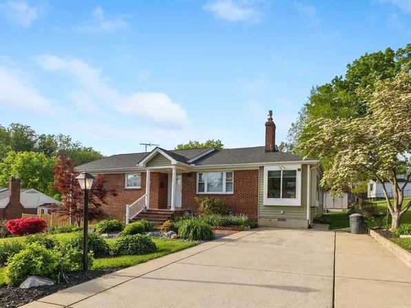 7511 Mendota Pl, Springfield, VA 22150