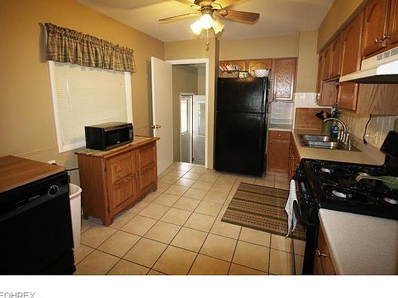 5th image of 4084 Burton Dr
