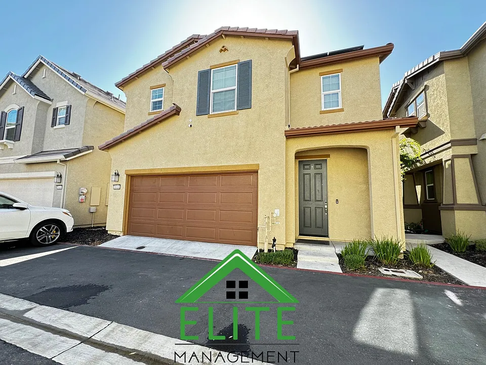 8844 Ariston Ln
