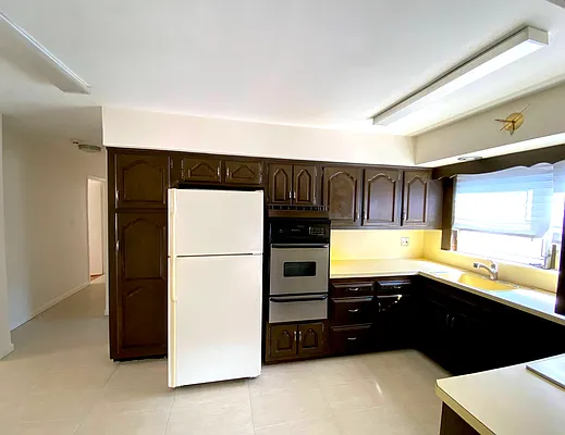 Sold by Korr Realty | media 36