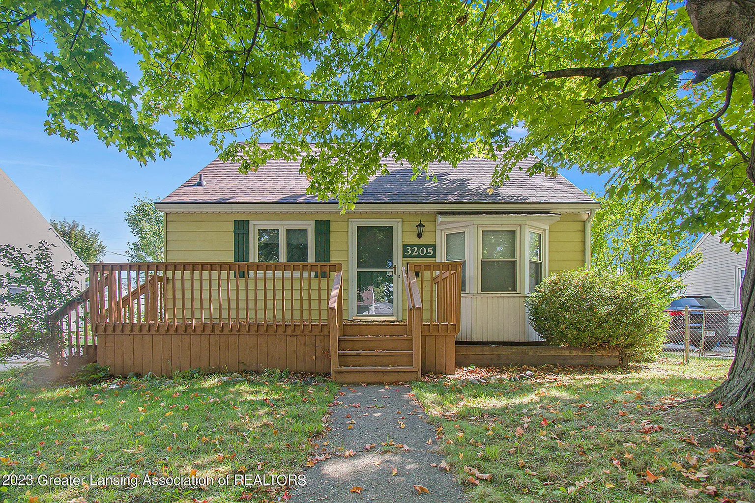 3205 Plymouth Dr photo 1
