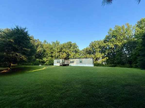 36 Green Ln, Paris, TN 38242