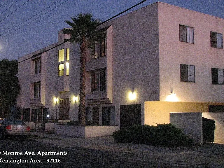 4189 Monroe Ave — Photo 15