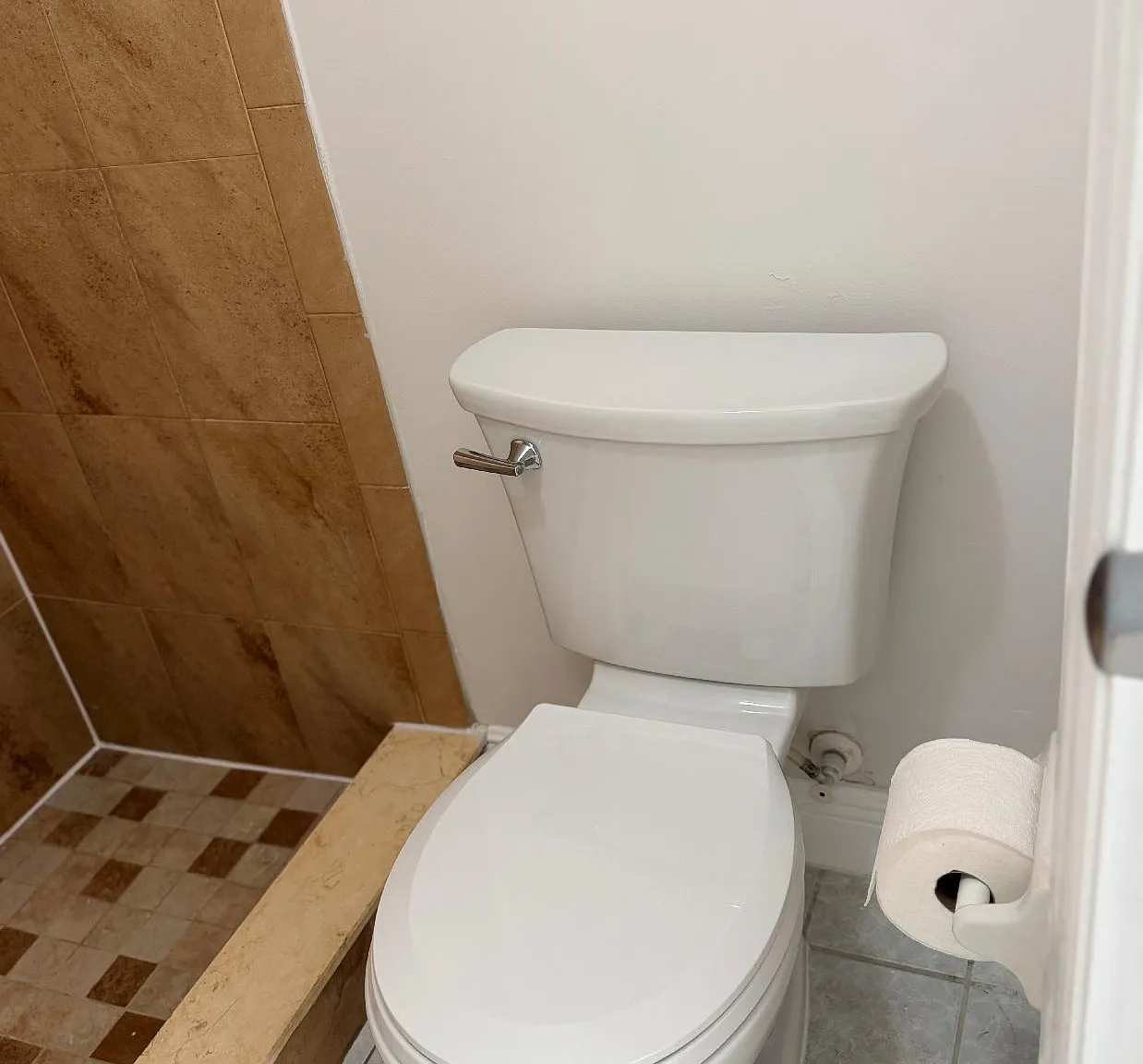 3 bed, 1258 sqft, $2,000 — Photo 2