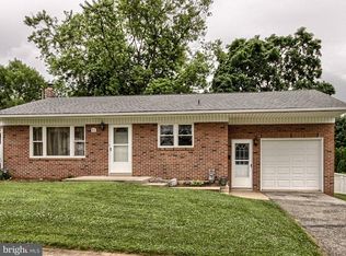 11 Willow Run Rd, Dover, PA 17315
