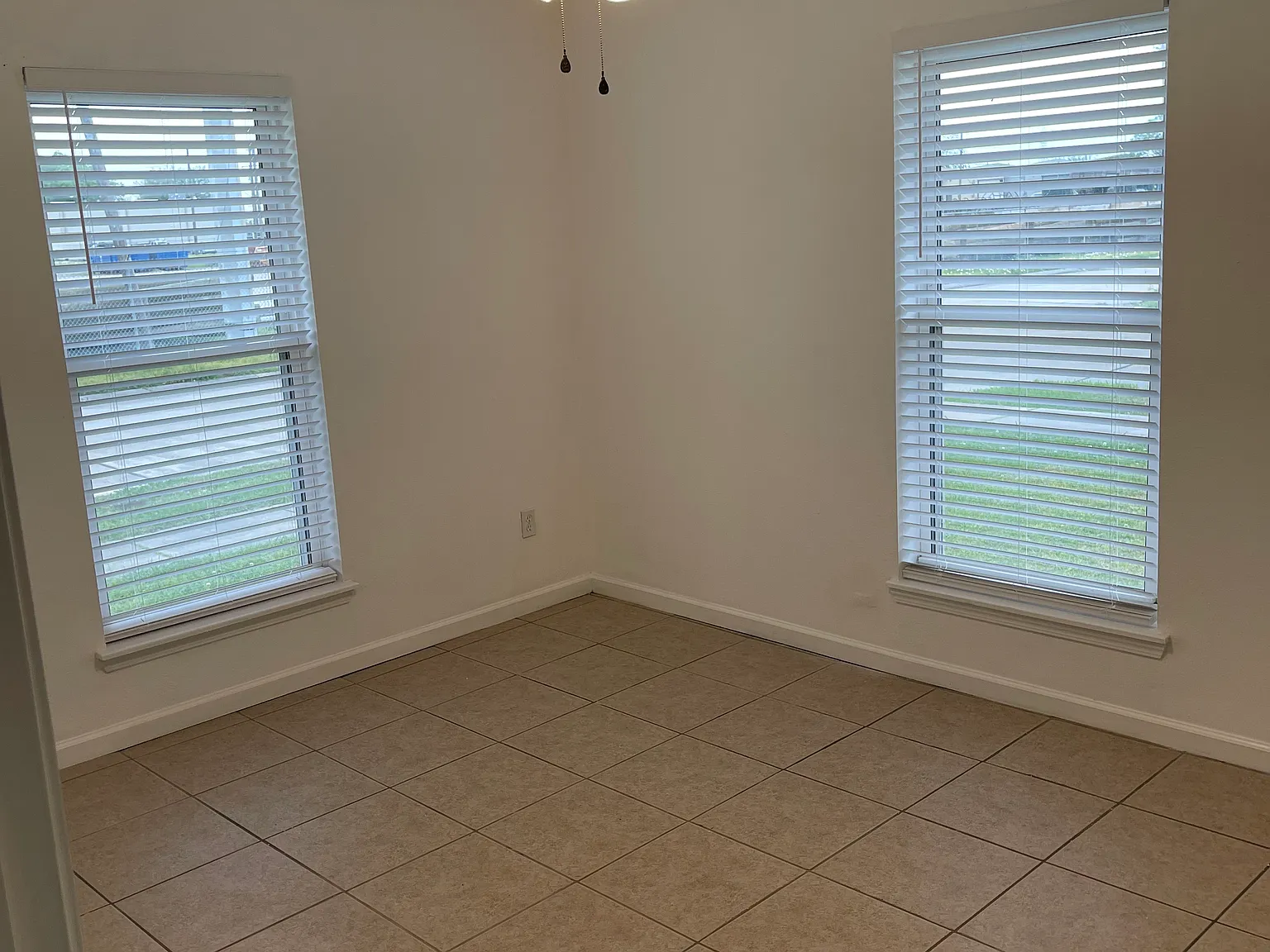 2 bed, $1,200 — Photo 2
