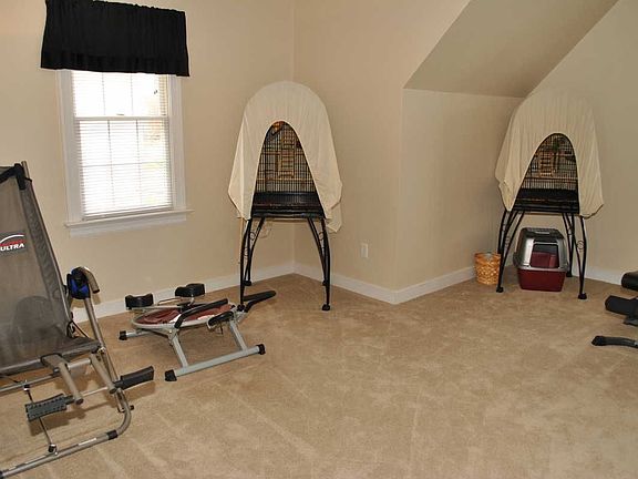 4th image of 6020 Chestnut Hill Dr