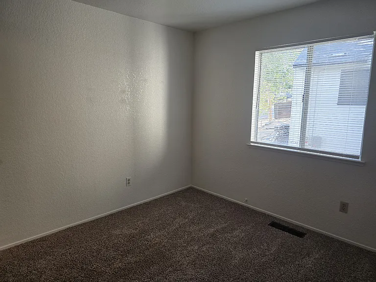 50 McKenzie Ct #50 — Photo 8