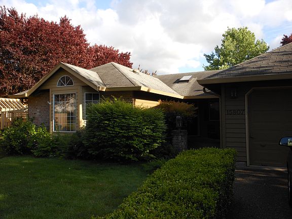 2nd image of 15807 NE 36th St