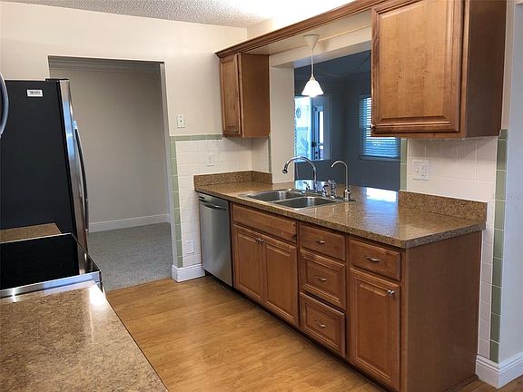 4th image of 9733 Mainlands Blvd E #9733
