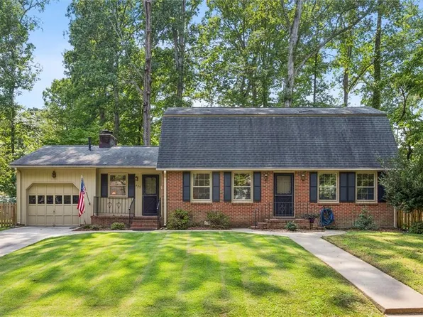 925 Etna Dr, Newport News, VA 23608