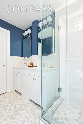 Sold by Compass | media 22