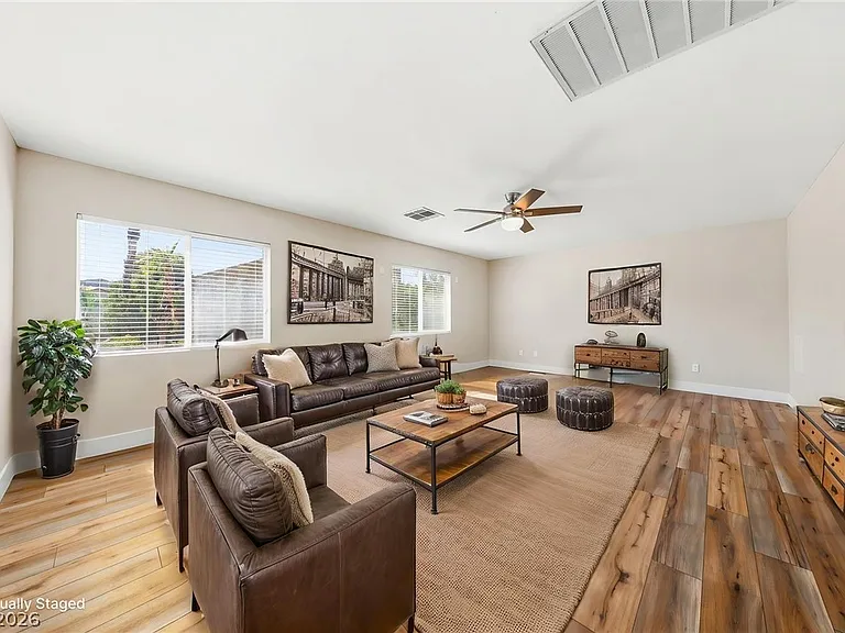 2551 Williamsburg St — Photo 29