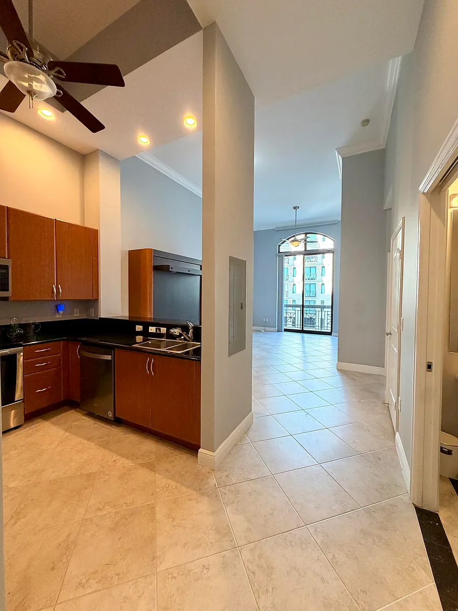 Building Photo - 701 S Olive Ave #317