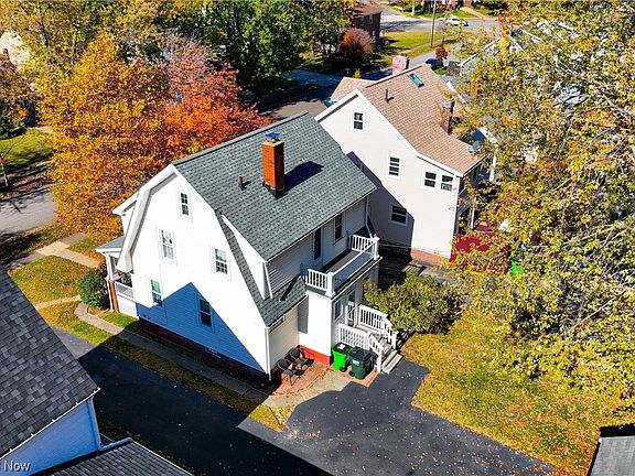 4th image of 229 E 216th St