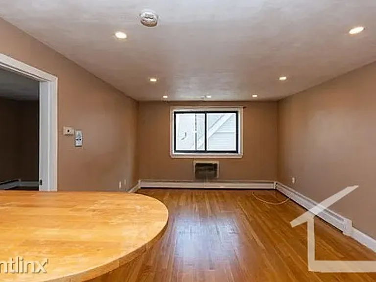 45 Gardner St #14 — Photo 6