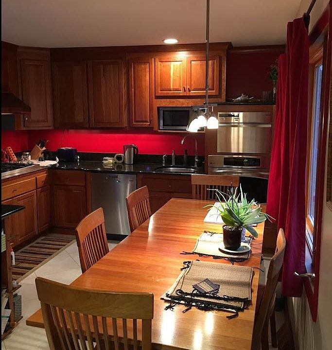 Eat In Kitchen