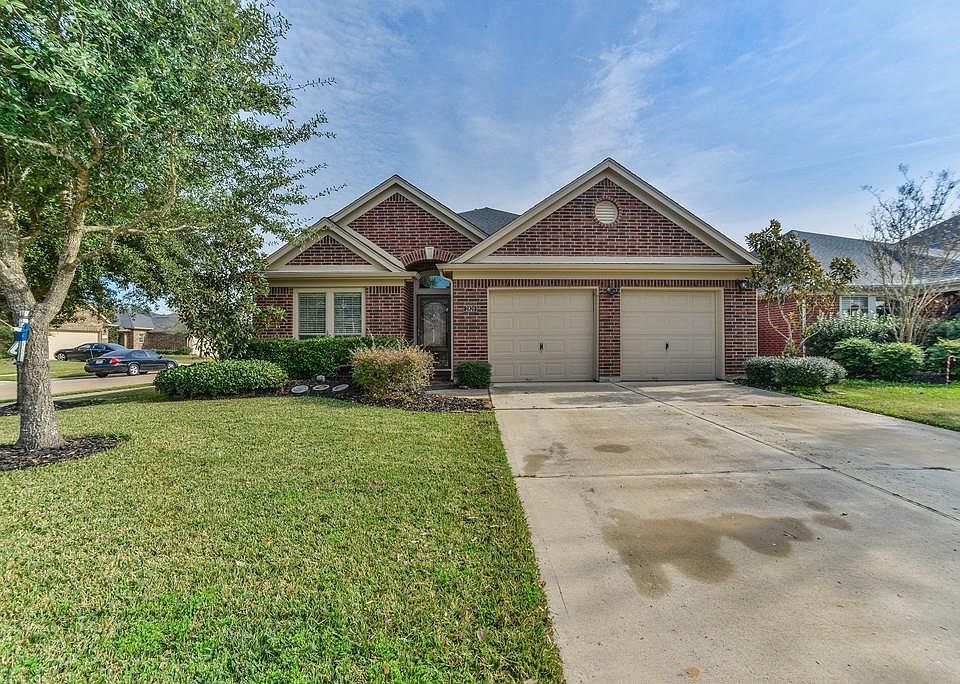 1st image of 2826 Lakecrest Forest Dr