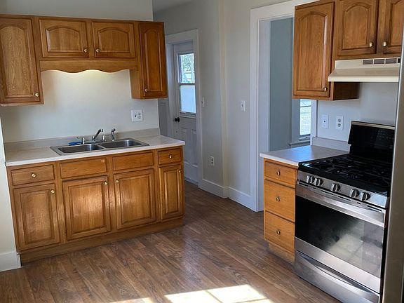 4th image of 42 Cowles Ave APT 2
