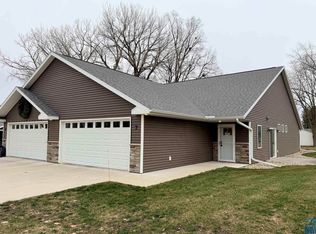 94 N Emerald Dr #7, Storm Lake, IA 50588