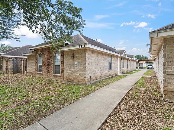 2nd image of 2511 Salvatierra Ave