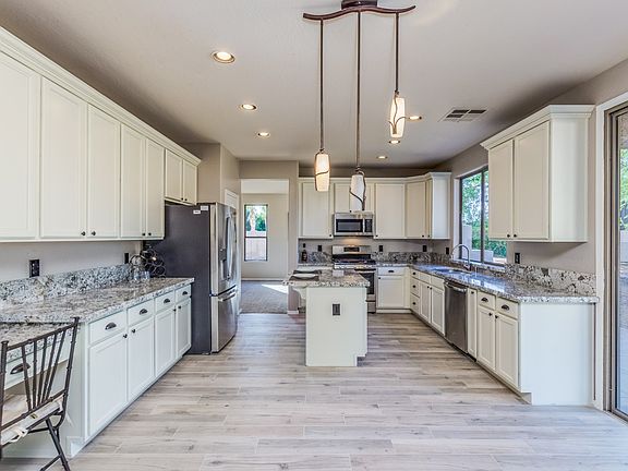 4th image of 9950 E Lobo Ave