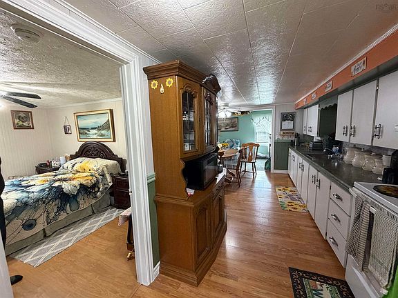 15th image of 66 Richards Pond Rd