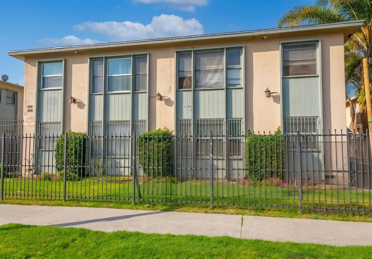 1 bed, 1.0 bath, 650 sqft, $1,472 — Photo 2